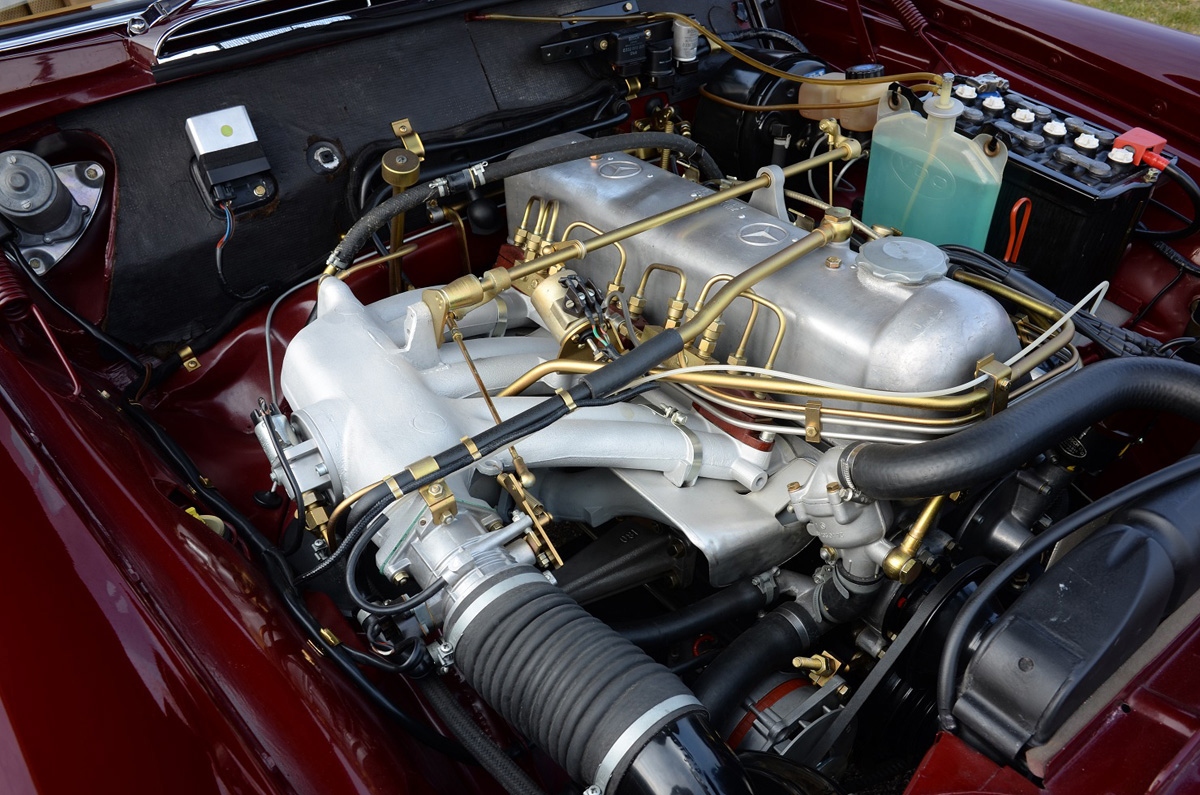 Mercedes 220SE Engine