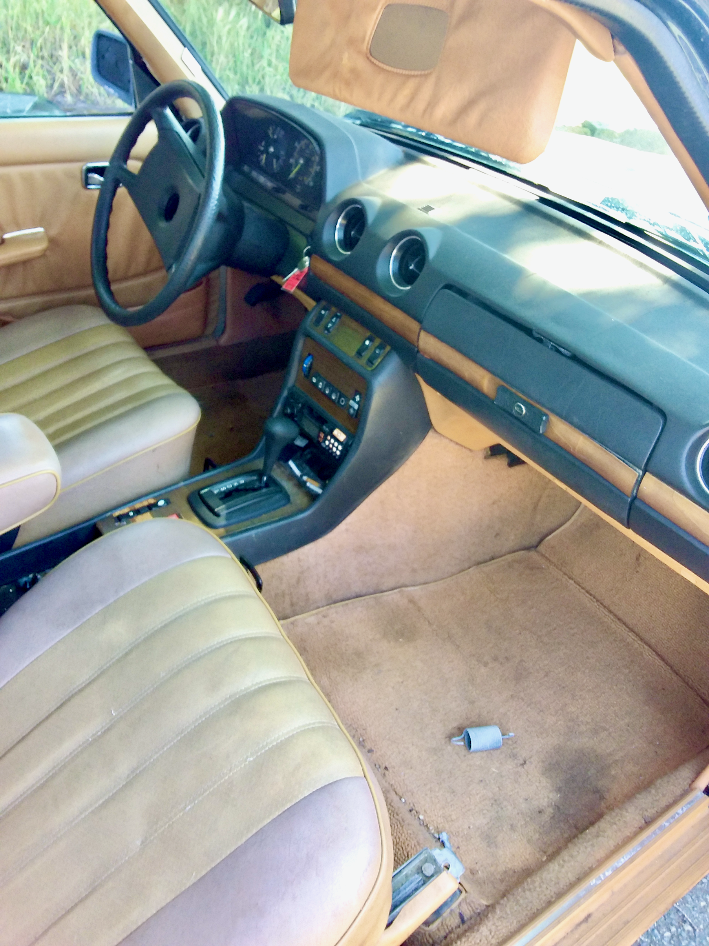 W123 interior trim