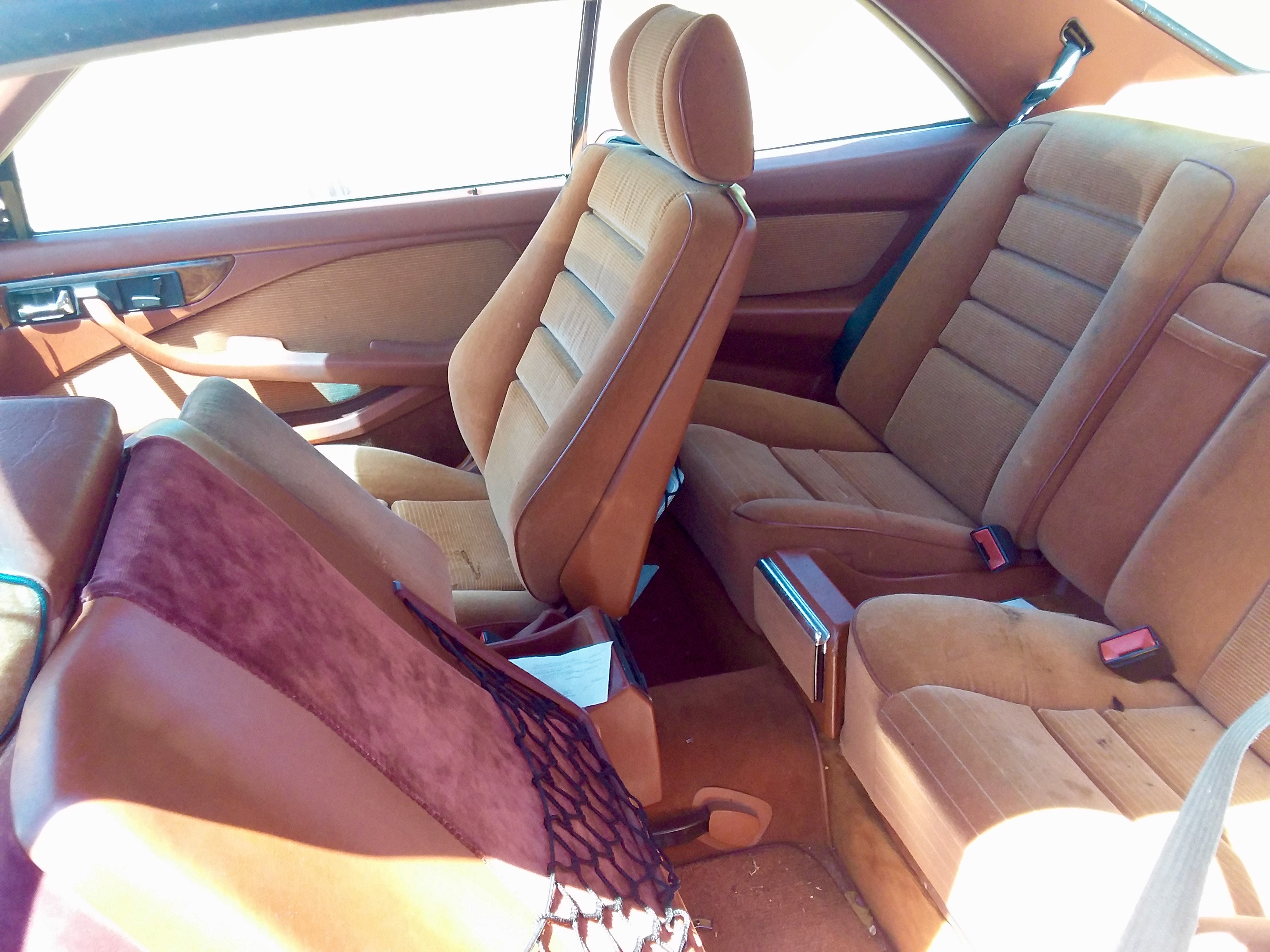 W126 coupe interior