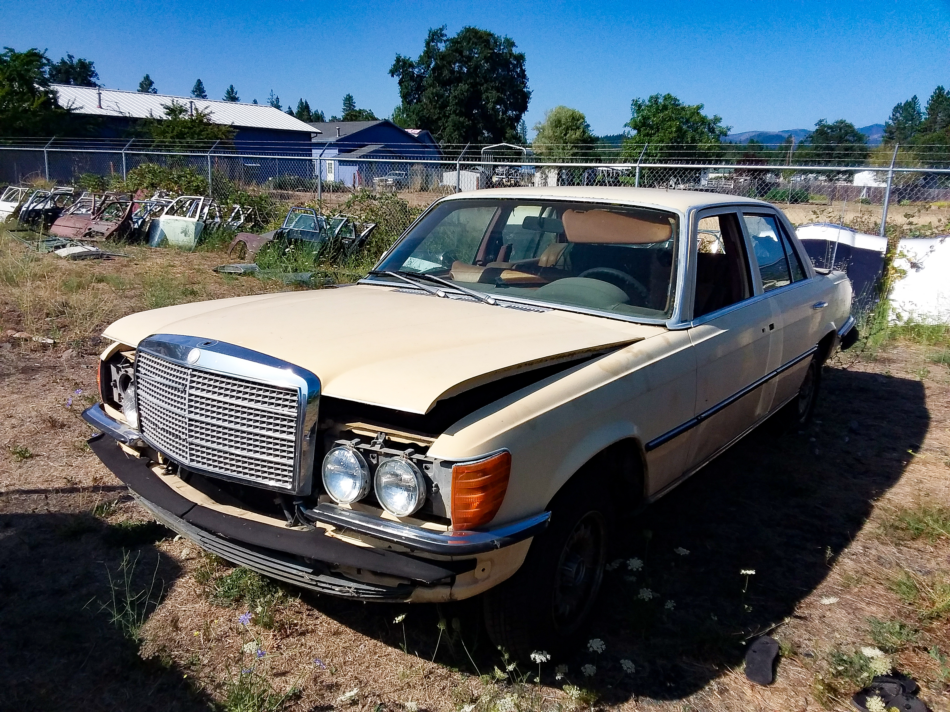 W116 300SD for parts - hood