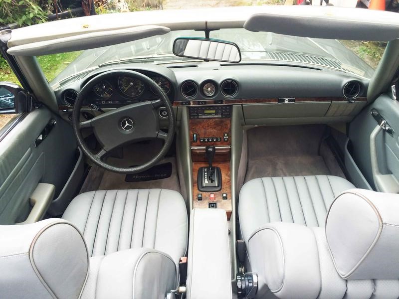 Mercedes-Benz R107 SL Interior